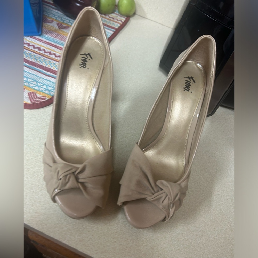 Beige heels